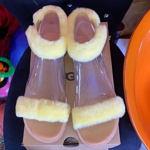 “Fluff Springs” 🌼 UGG Sandals